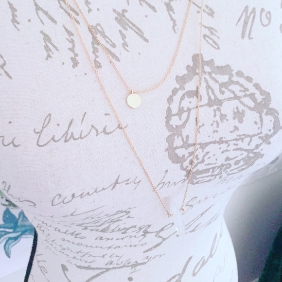 Jewelry - Gold Tone Faux Crystal Necklace